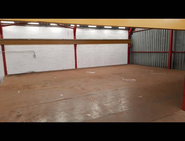 450M² FACTORY TO LET IN STIKLAND INDUSTRIAL
